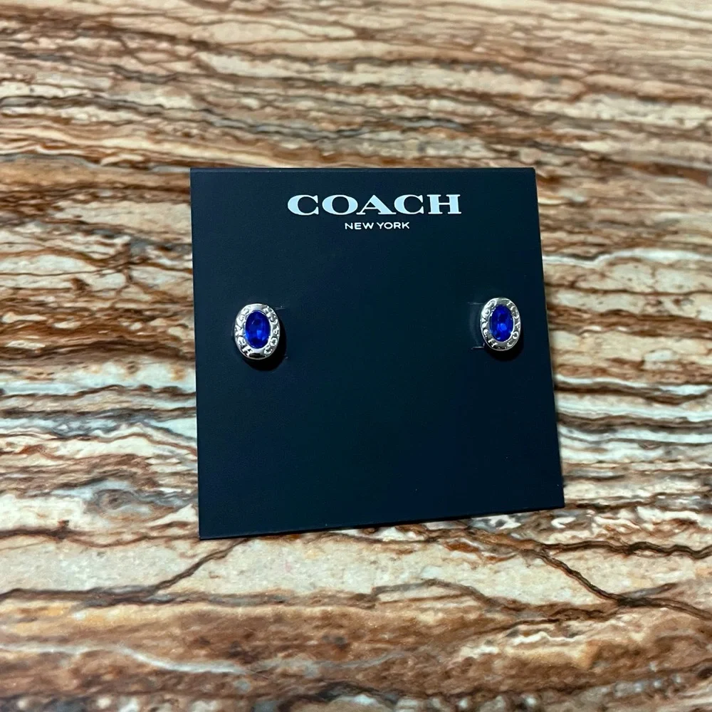 Coach - Picture 3 of 3